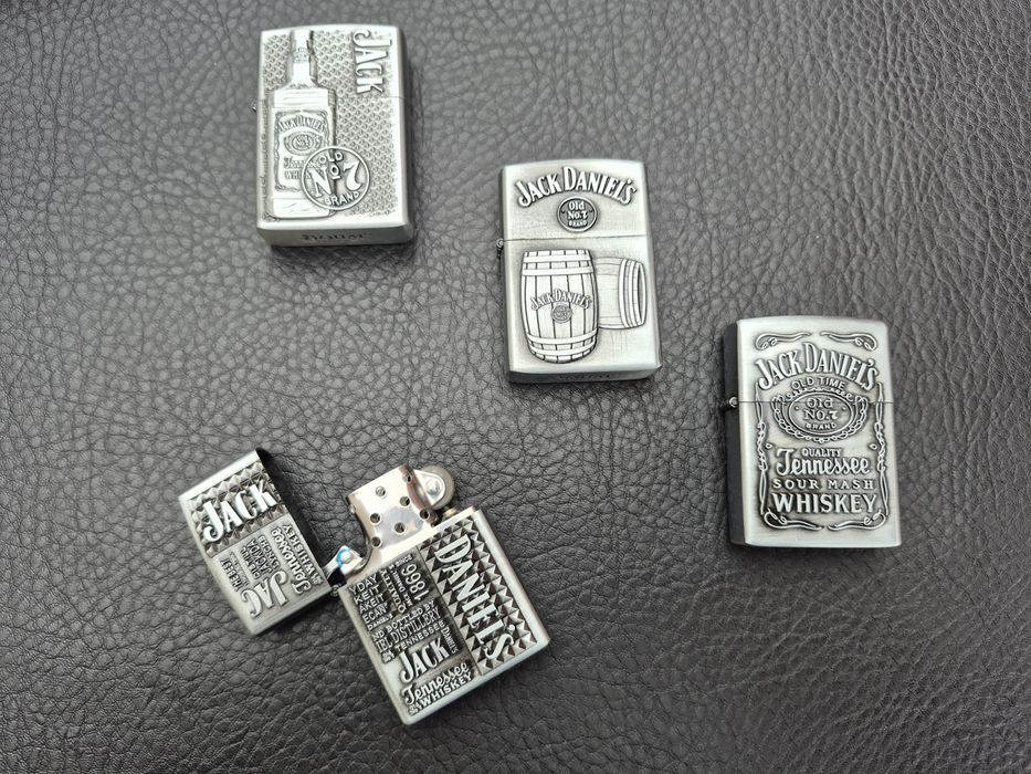 Комплект бензинови запалки Jack Daniel's, два цвята