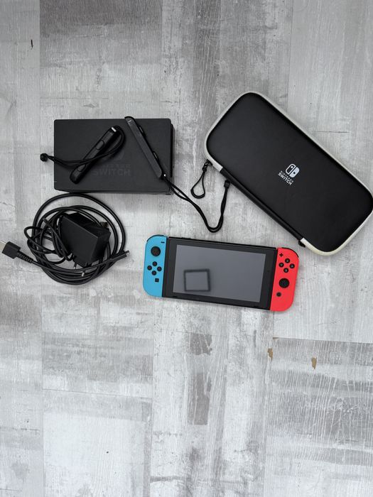 Vand Nintendo Switch (utilizat)