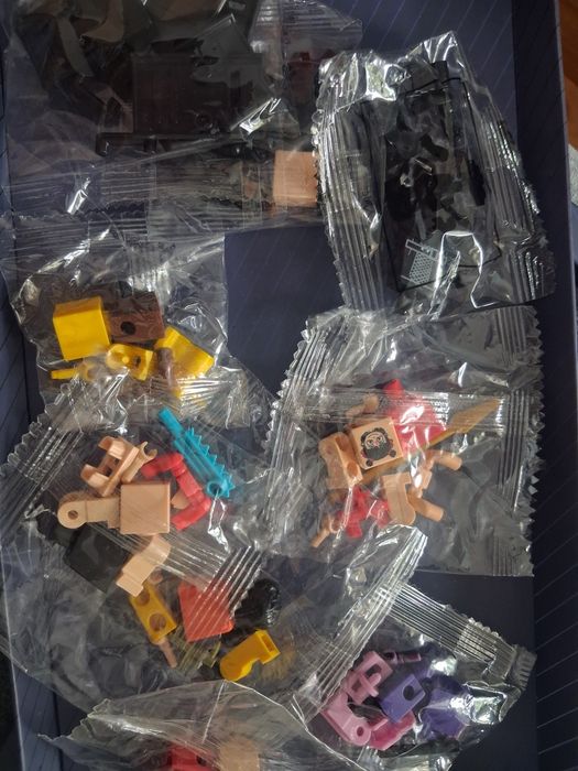 Продам лего фигурки