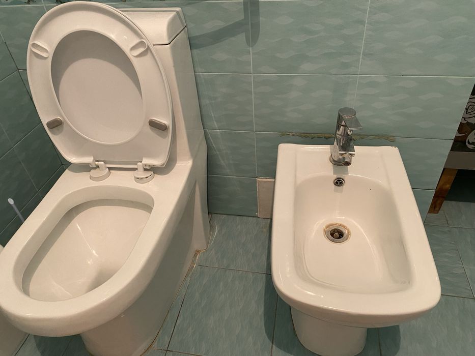 Унитаз, биде, ванна, шкаф раковина