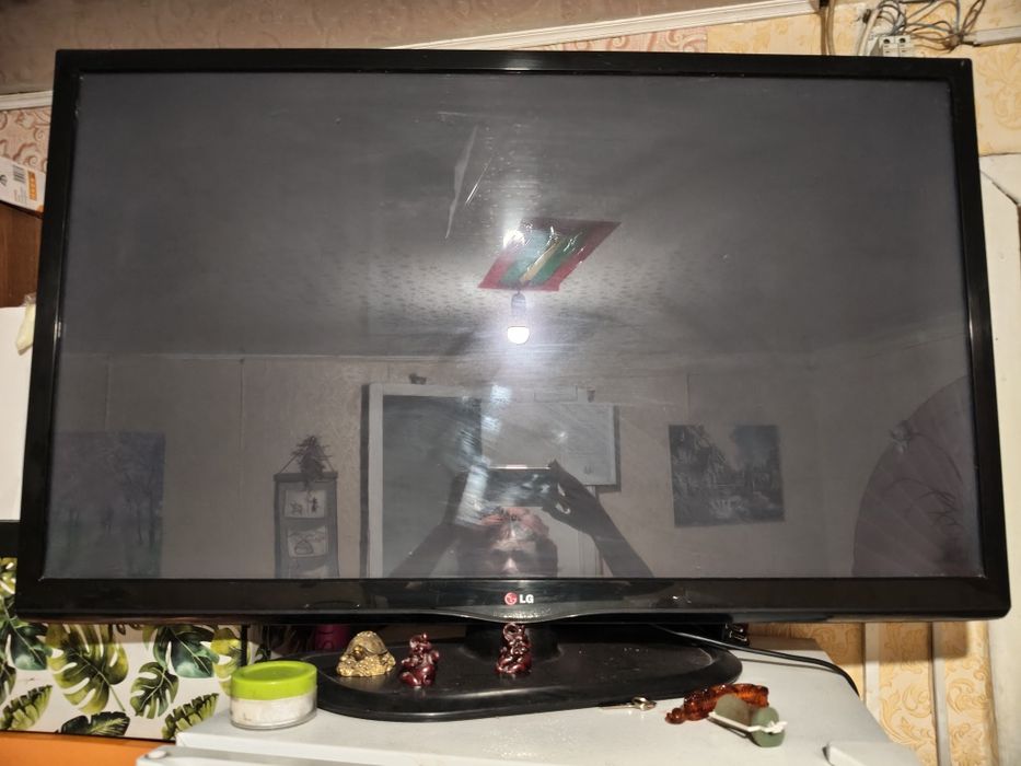 Продам телевизор LG