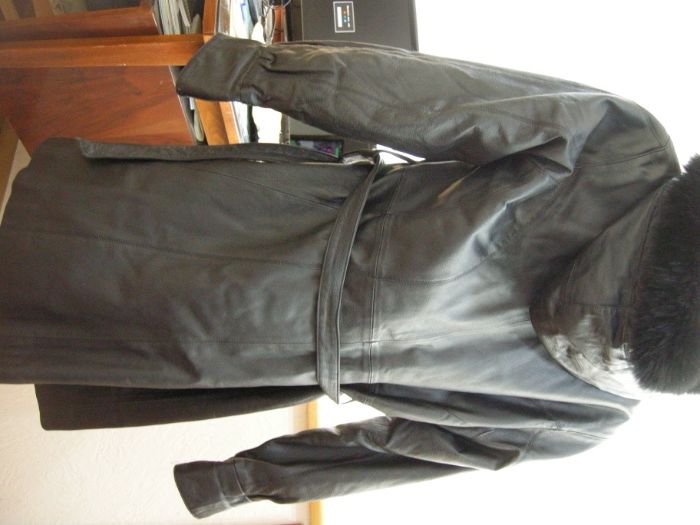 Куртка женская, с капюшоном