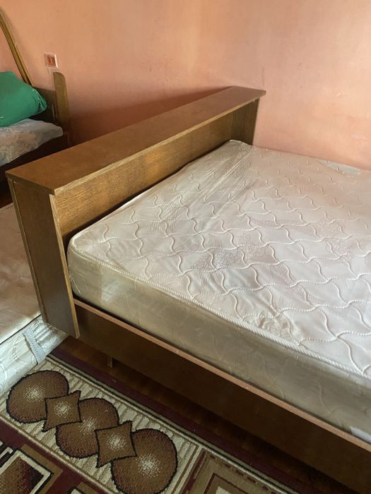 Продается спальный гарнитур