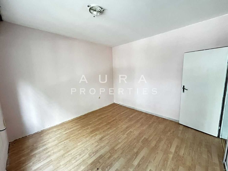 Продава се Двустаен апартамент в Разград, Орел - 62 кв.м за 1029 €/кв.м - Снимка #2