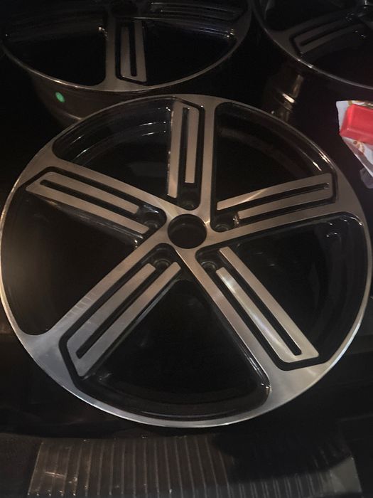 Kumho wintercraft wp72 245/45/18 размер балон диска сотилади