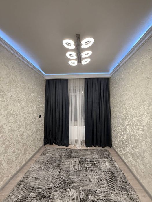 Продаётся квартира 
Срочно продается 
4 х (3 х переделанно 4 х) комнат