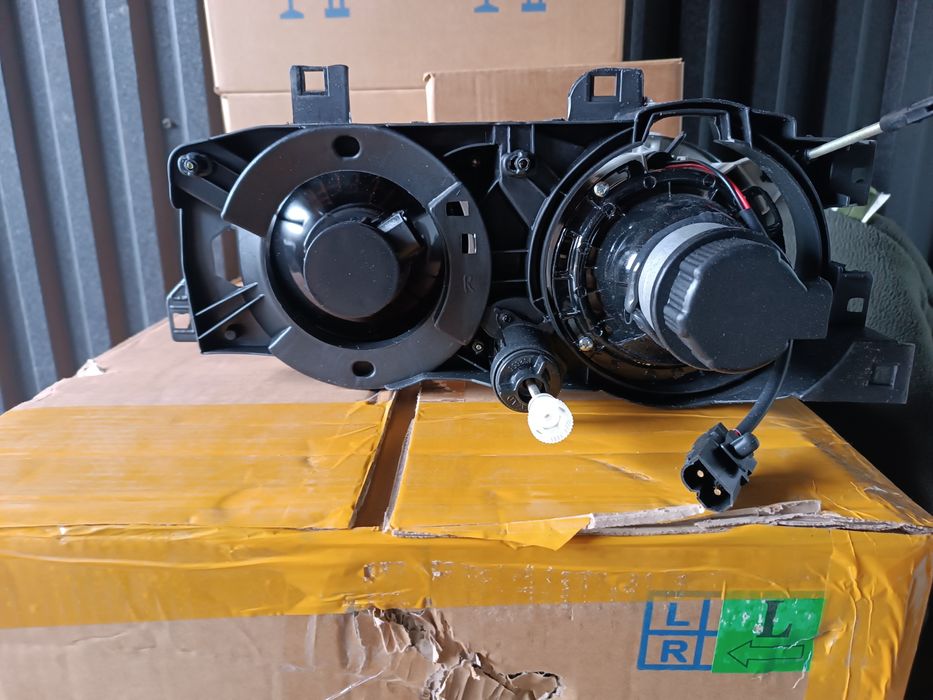 Продаю фары передние БМВ Е34/BMW E34