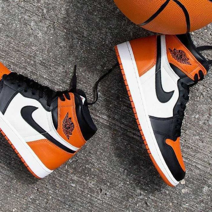 Качевственные кроссовки Nike Air Jordan 1