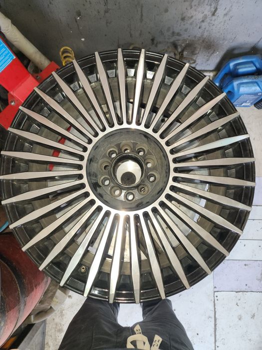 Продам диски r20 MANSORY 5×112, 5×120 в отличном состаянии.