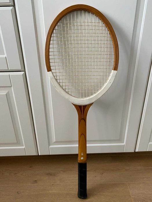 Rachete vechi de tenis de camp (din lemn) pt colectie