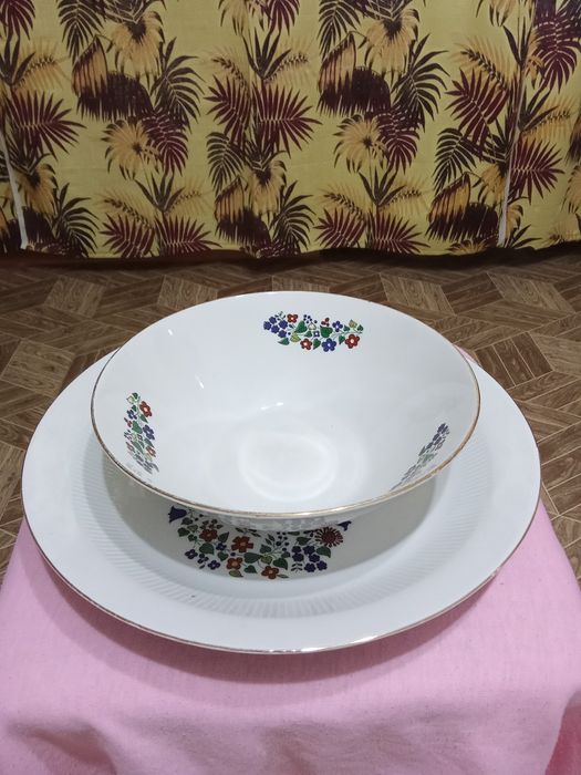 г. Навои. Продам новую посуду ( Япония, Россия, Корея).