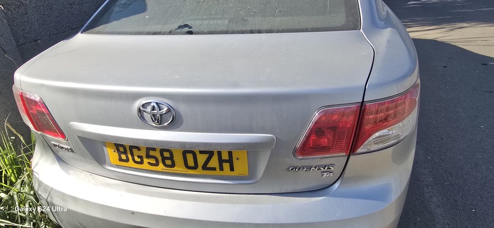 Capota spate toyota avensis t27