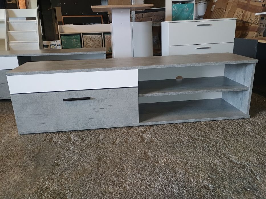 Тв шкаф с чекмедже и рафтчета