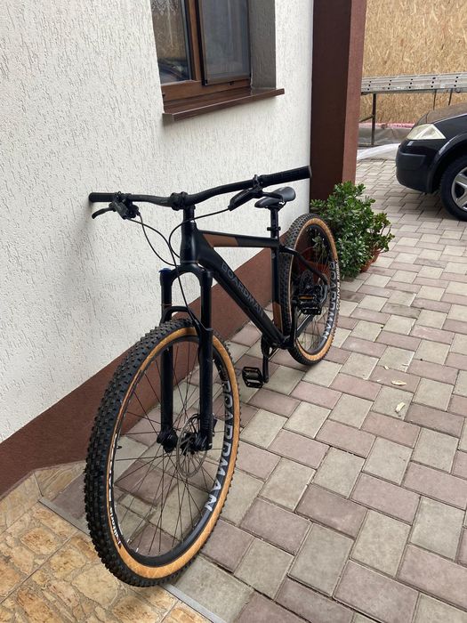 Vând Bicicleta Boardman MHT 8.9