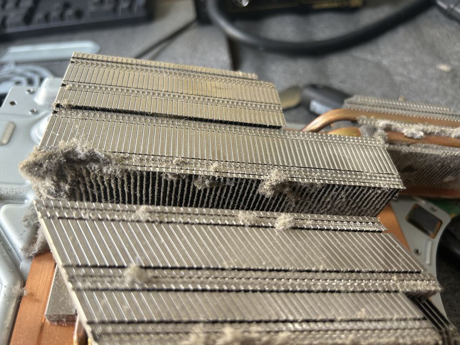 Repar,curat, laptopuri si pc-uri, playstation, aparate de cafea,etc.