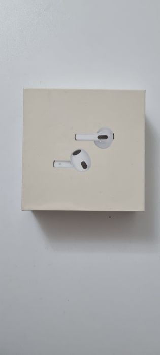 AirPods 3 with Wireless Charging Case