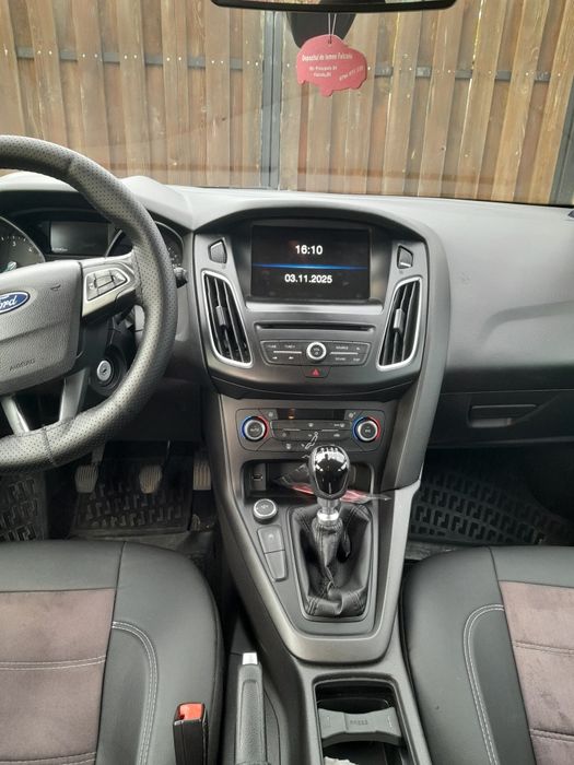 Vand Ford Focus 2015 ,unic proprietar masina personala si intretinuta.