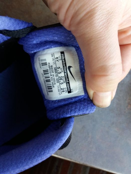 маратонки за момиче,кожени кецове,спортни обувки Nike,найк,номер 38,5