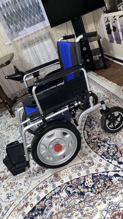 Продам электрическую инвалидную коляску