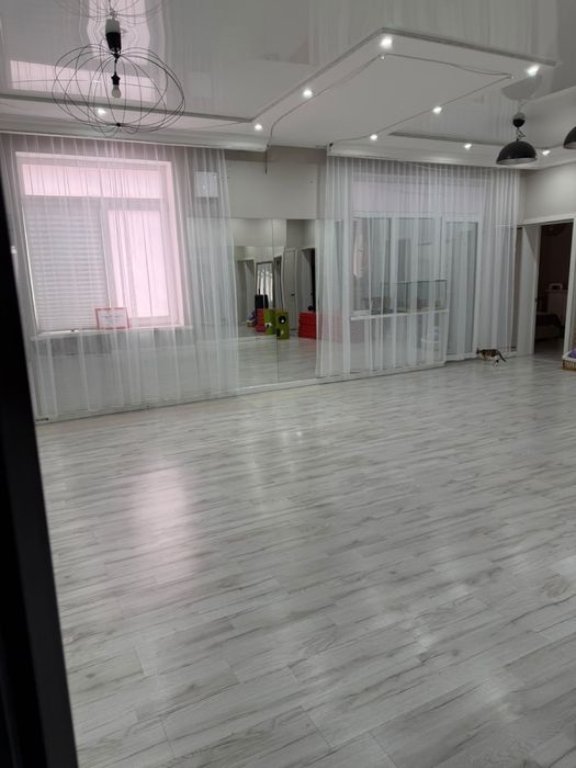 Продается 3х комнатная кв. 140кв.м