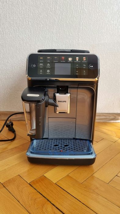 Кафеавтомат Philips Series 4400 LatteGo нова