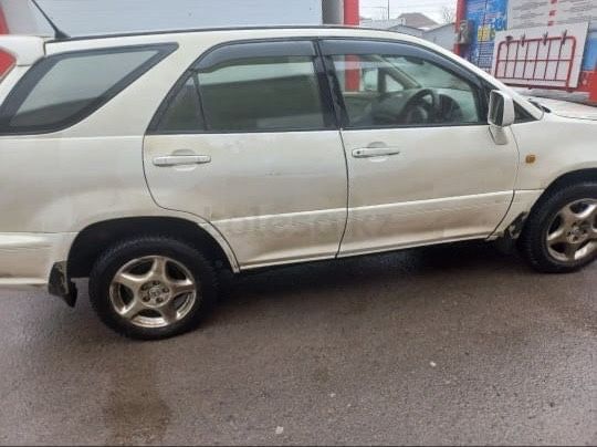 Продам Toyota Harrier