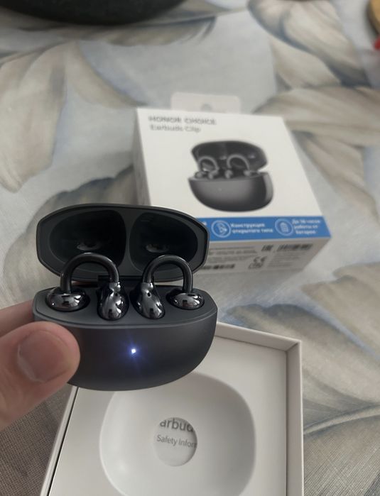HONOR CHOICE

Earbuds Clip