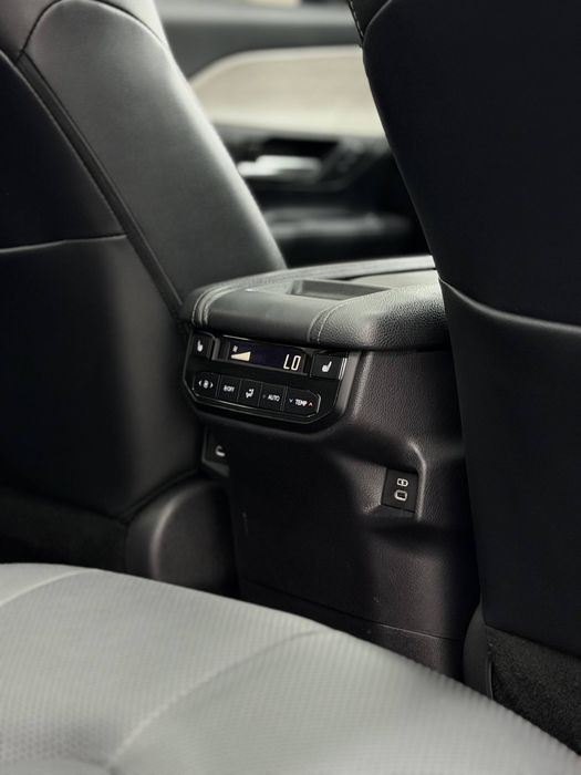 Toyota Grand Highlander Limited (HYBRID)