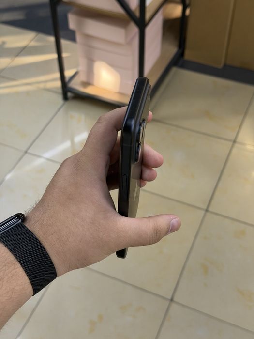 Iphone 17 pro max black limited edition srochno