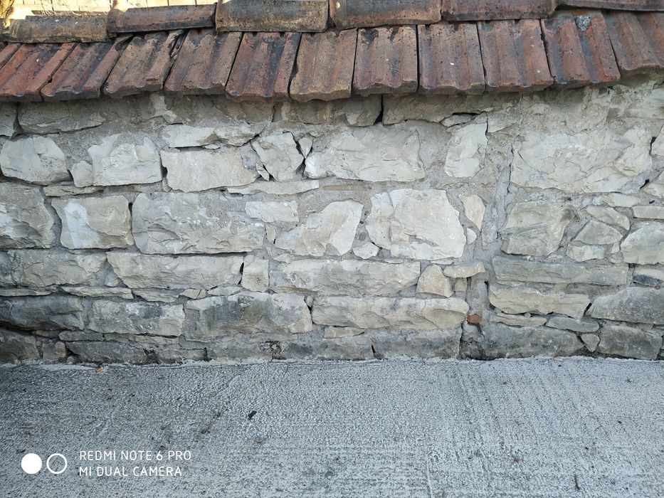 Дялани камъни за огради зидове основи и ями