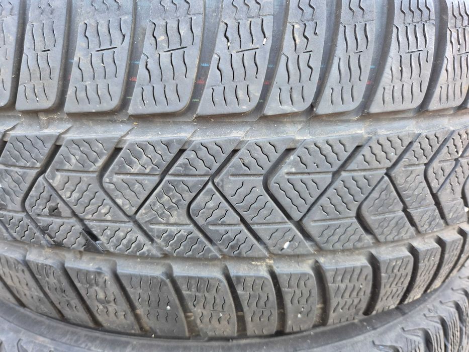 4 Anvelope IARNA - 235/55/18 PIRELLI - Aproape NOI - DOT 2023