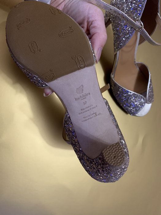 Pantofi sandale Bobbies Paris piele aurii cu sclipici 37 cu toc noi