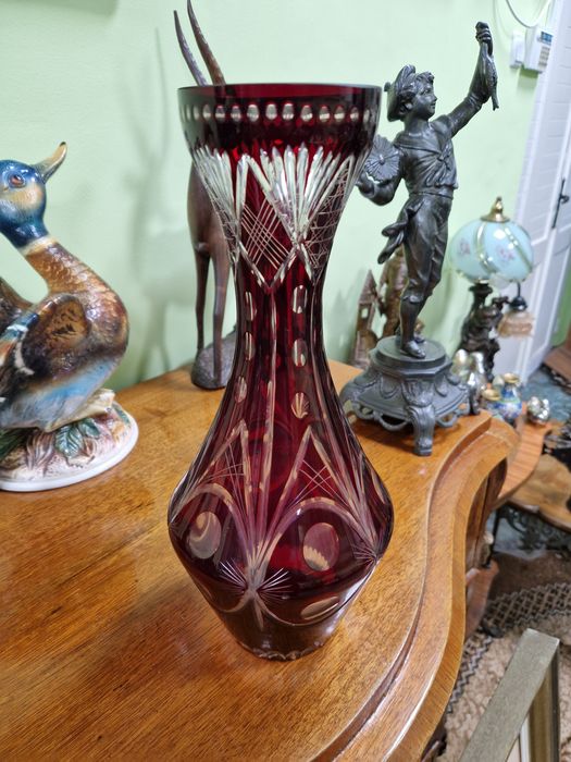 Много красива кристална ваза