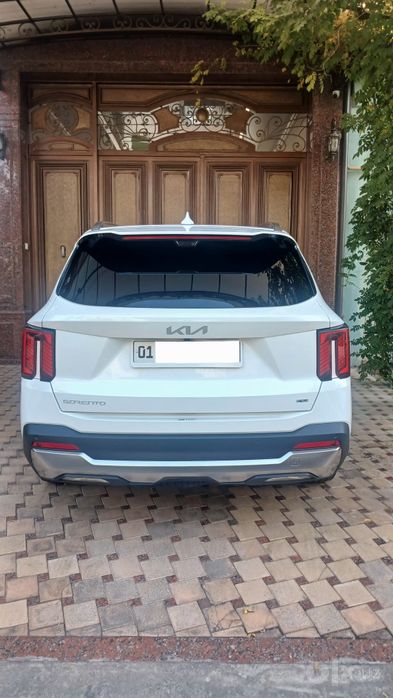 KIA SORENTO год выпуска 2024,объём 2,5 фулл