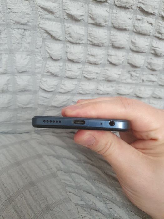 Srochna sotiladi Tecno Spark Go 2023 6/64Gb Rang Black Original