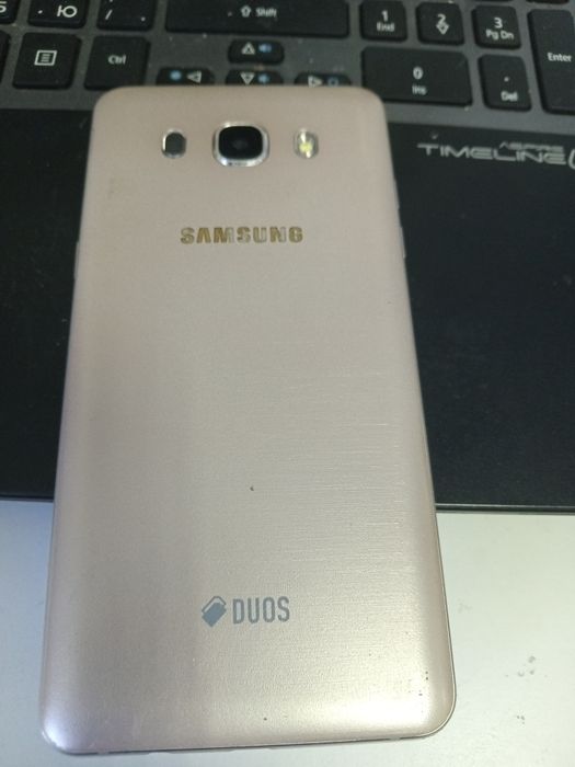 Продам сотовый телефон Самсунг J5