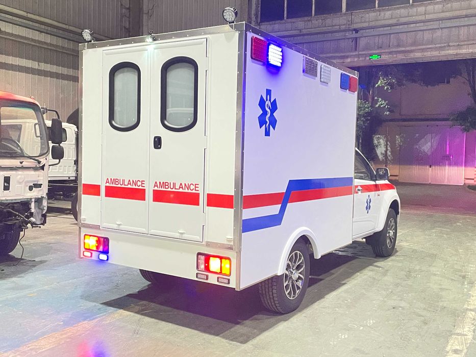 Внедорожник машина скорой помощи на базе ISUZU. 4х4 Цена с растаможкой