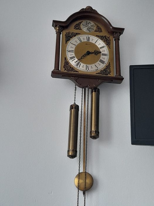 Vând ceas mecanic cu pendul
