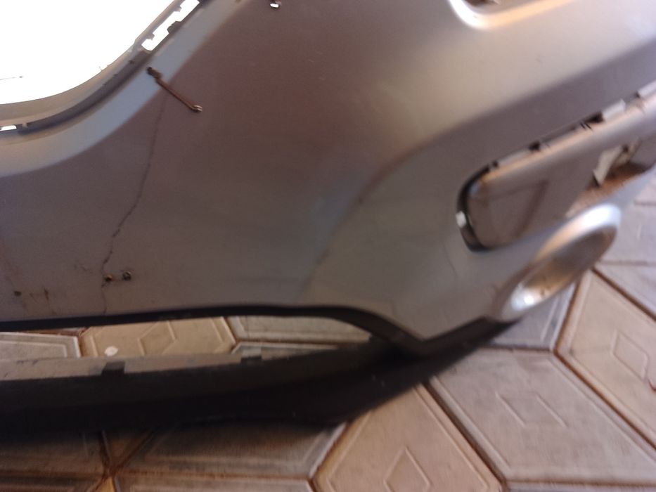 Бампер переднии..