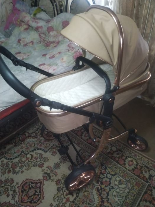 Продам коляску новую
