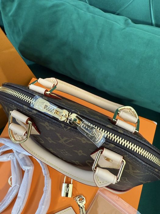 Geanta Louis Vuitton Alma BB piele naturala 100% Full Box colectie noua