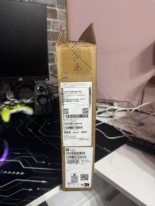 Laptop HP 15-fc0039nq Ryzen 7 5825U 16 Gb RAM 3200 Mhz 500 gb SD M2