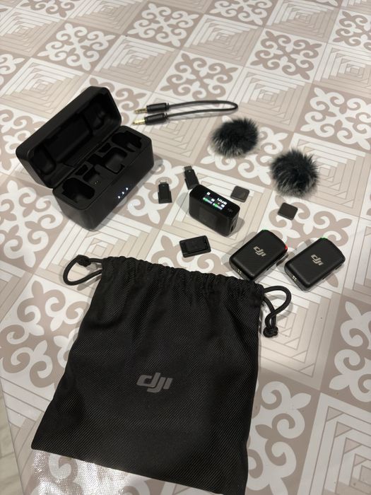 Микрофон DJI Mic (2TX + 1RX + Charging Case) черный