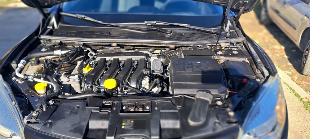 renault megane 2010 motor 1.6 benzina ,ac,servo,pret 2800€ negociabil