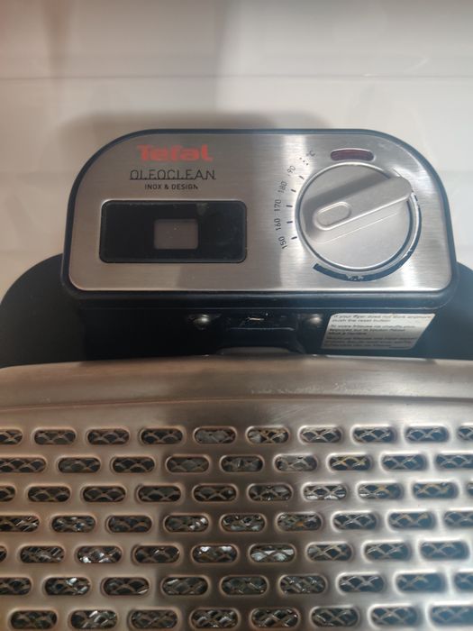 Фритюрник Tefal с филтър и контейнер.