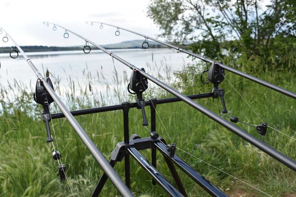 Продавам шаранджийски комплект