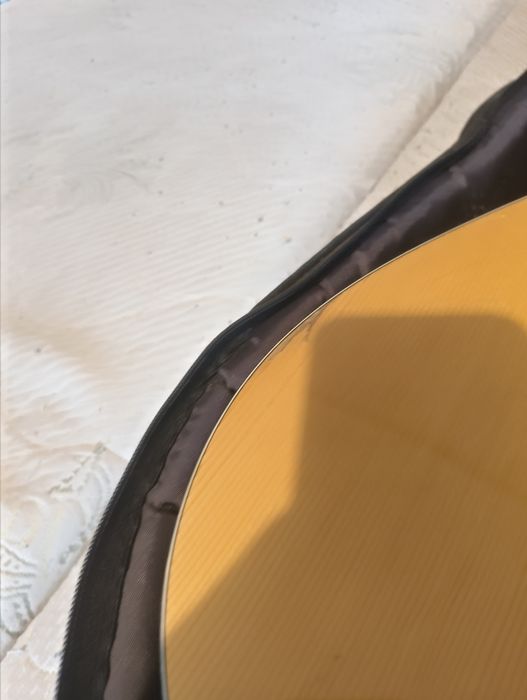 Yamaha FG-413S + husă Bandiera - chitară acustică cu faţă din lemn masiv