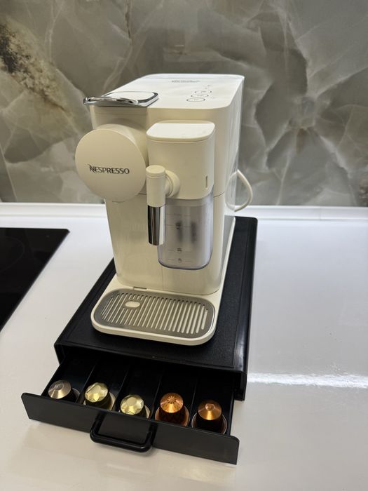 Espressor Nespresso Delonghi Lattisima One