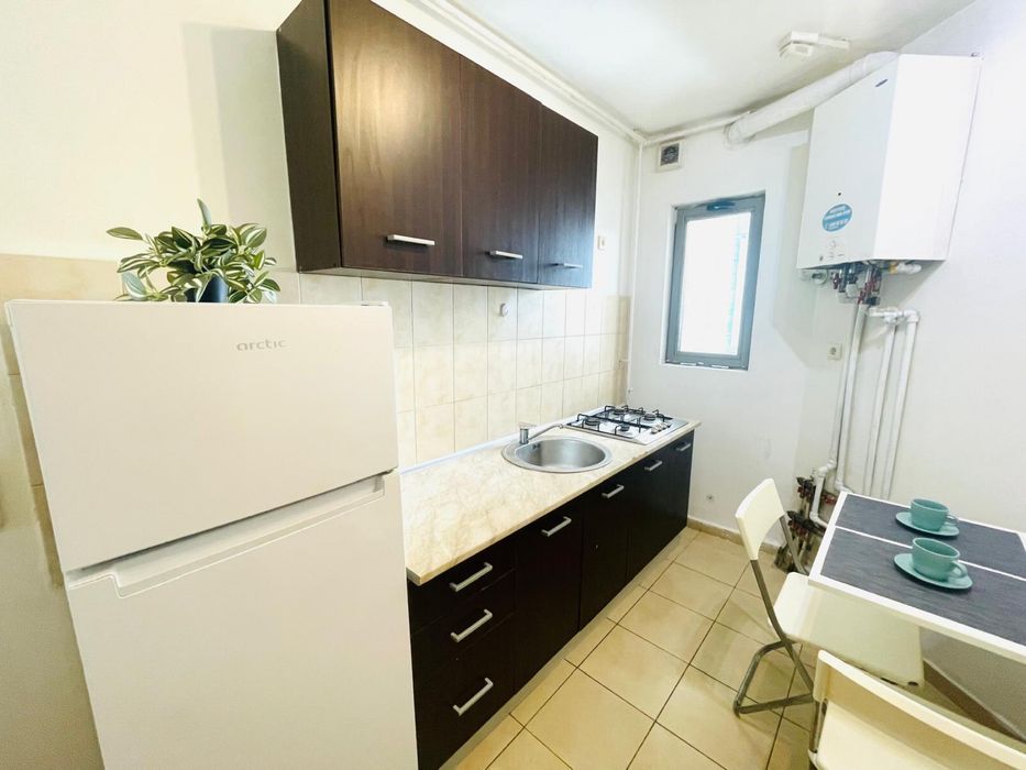 Garsonieră de închiriat – Planorama, București | Complet mobilată și utilată | Termen lung
