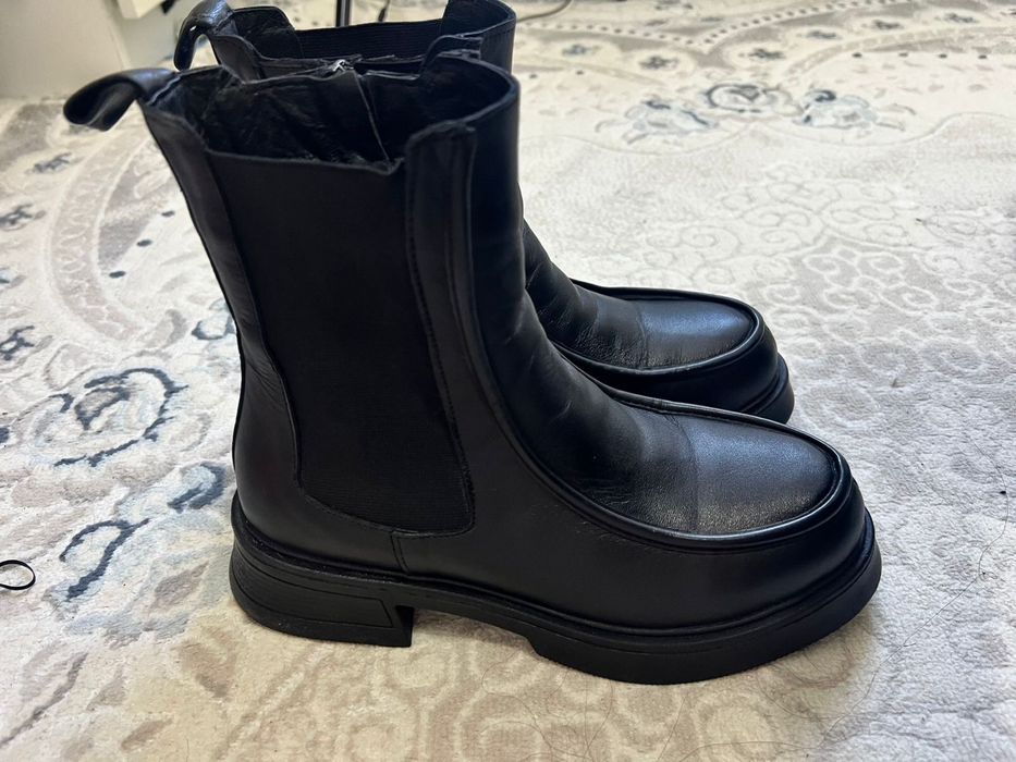 Продам  сапоги (натуральная кожа) новые 37 размер